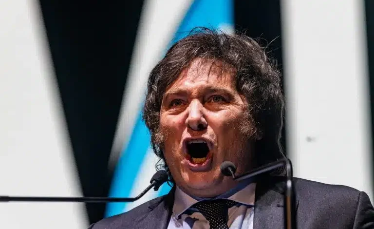 Gobierno nacional desmiente despidos de 10 mil docentes