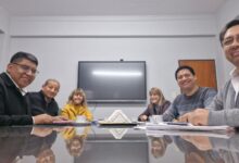 Gabinete de la Facultad de Ingeniería junto a Senadores.