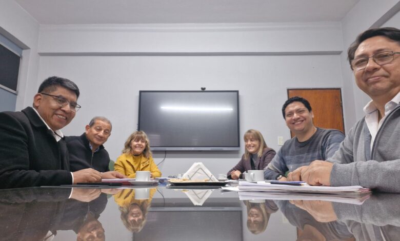 Gabinete de la Facultad de Ingeniería junto a Senadores.