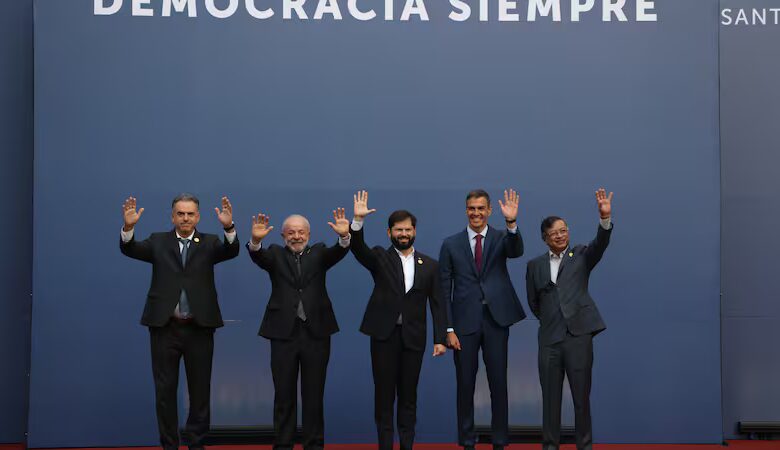 Boric, Lula, Petro, Sánchez y Orsi acordaron estrategias para frenar barreras comerciales