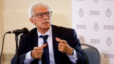Reorganizan la Procuración del Tesoro disolviendo la Escuela de Abogados