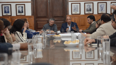 Encuentro entre diputados y funcionarios.