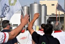Lácteos Vidal: empresaria reclama “rehenes” y fin del diálogo sindical