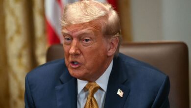 Trump obtiene respaldo de la Corte Suprema y acelera sus planes de despidos federales