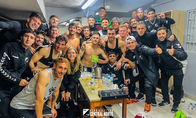 Pura alegría azabache en el vestuario, tras la victoria.