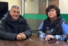 El ministro de Salud Federico Mangione junto a la nueva gerente del Hospital de Oran, Silvia Gutierrez. Foto: RR SS