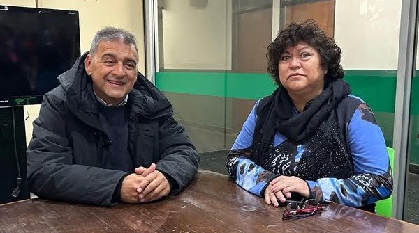 El ministro de Salud Federico Mangione junto a la nueva gerente del Hospital de Oran, Silvia Gutierrez. Foto: RR SS