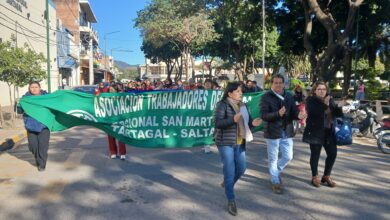 Municipales de Tartagal continúan el paro tras rechazar la propuesta del intendente Hernández Berni. Foto: RR SS