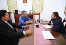 El intendente José Maria Isa junto a los diputados; Juan Pablo Cuellar y Rodrigo Garcia. Foto: Municipalidad de Metán.