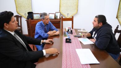 El intendente José Maria Isa junto a los diputados; Juan Pablo Cuellar y Rodrigo Garcia. Foto: Municipalidad de Metán.