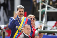 Maduro aplaude la adhesión popular tras calificar de “zarpazo terrorista” el despliegue estadounidense