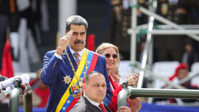 Maduro aplaude la adhesión popular tras calificar de “zarpazo terrorista” el despliegue estadounidense