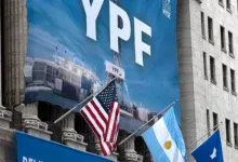 La Cámara de Apelaciones de Nueva York extendió la suspensión de la orden que exige transferir el 51 % de YPF
