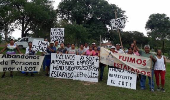 Trabajadores de Alliance One.