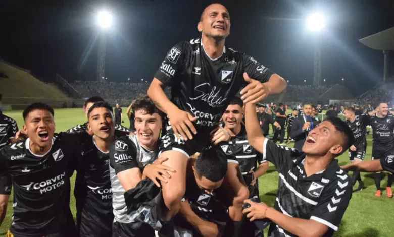 Desde las 15:30 horas, en Mataderos, Central Norte visitará a Nueva Chicago en el cierre de la vigésima séptima fecha de la Primera Nacional.