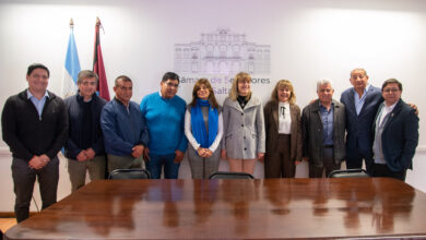 Autoridades de la UNSa y Senadores.
