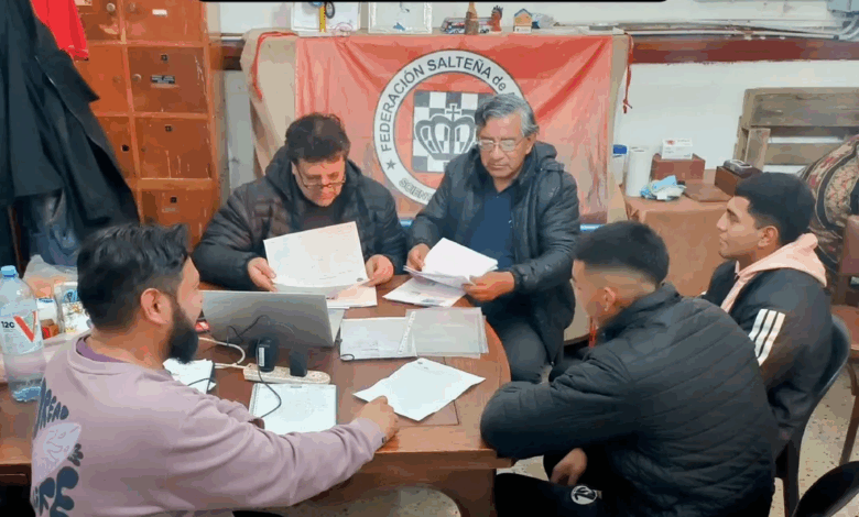 Presentación de documentación del B° Santa Lucía.