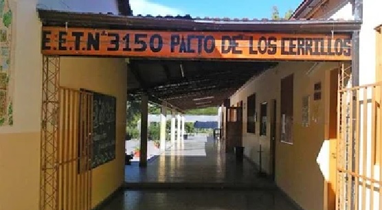 Alumnos de la Escuela de Educación Técnica N° 3150 “Pacto de los Cerrillos” desarrollan un proyecto innovador que busca optimizar la genética bovina. Foto: RR SS