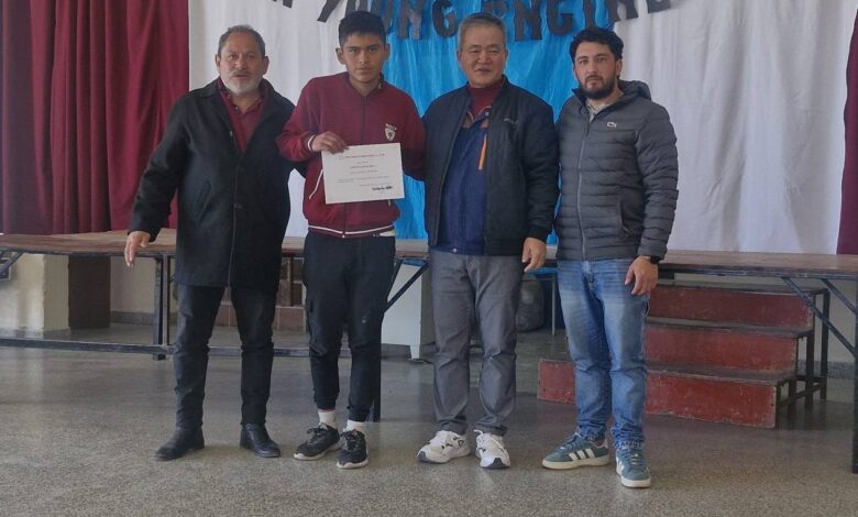 Uno de los alumnos becados.