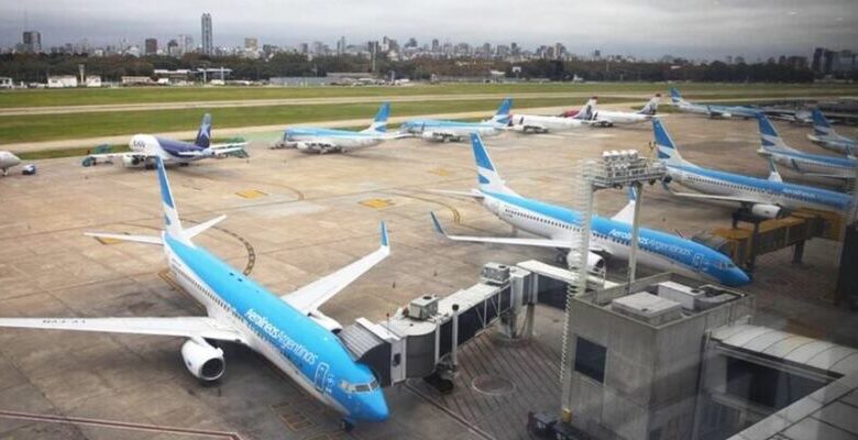 Gremios aéreos suspenden el paro del jueves tras convocatoria oficial