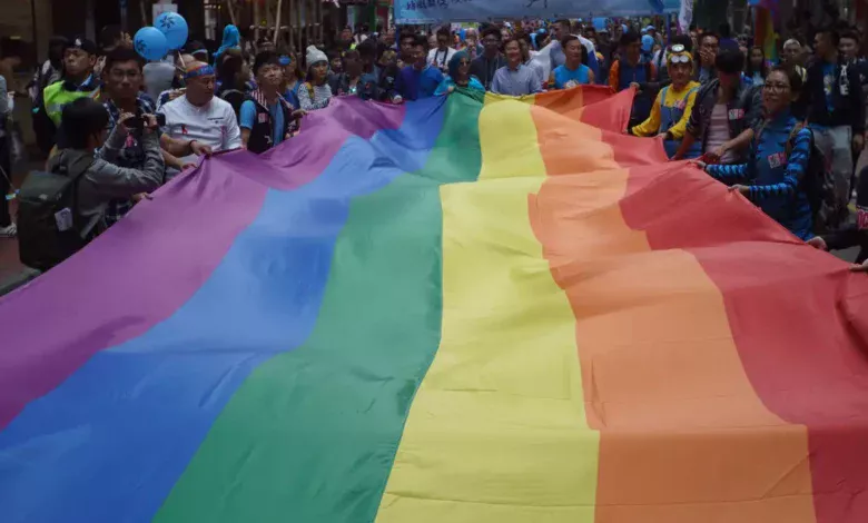 Hong Kong rechaza ley que reconocía derechos de parejas igualitarias casadas en el exterior