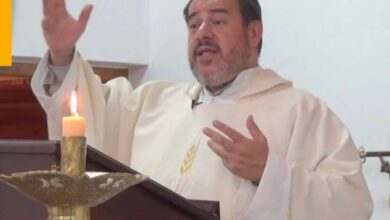 El padre Oscar Ossola.
