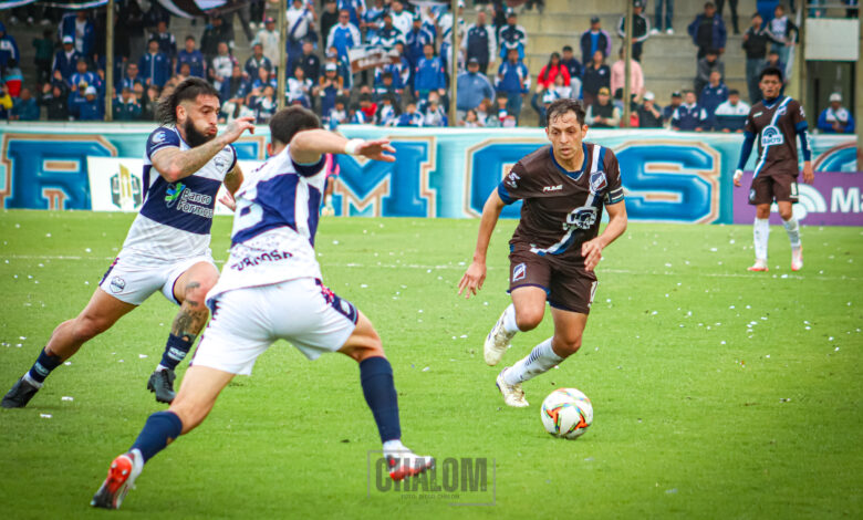 El capitán Martín Esparza retornará a la titularidad esta noche. (Foto: Diego Chalom)
