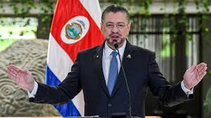 Congreso de Costa Rica mantiene inmunidad presidencial para Rodrigo Chaves