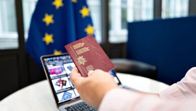 Nuevo control de la UE limita sellados manuales a viajeros no europeos