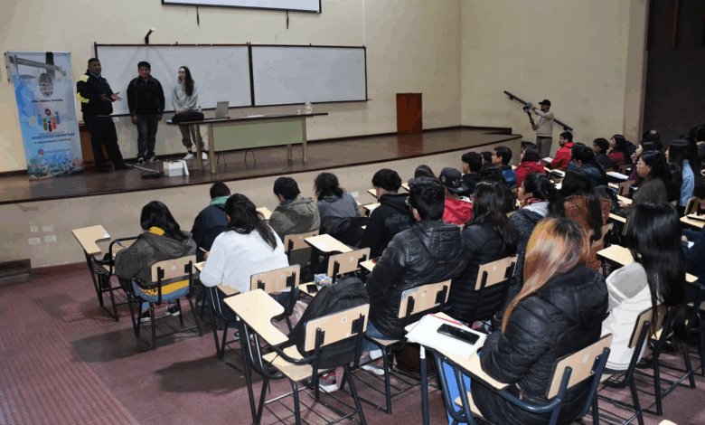 Estudiantes universitarios.