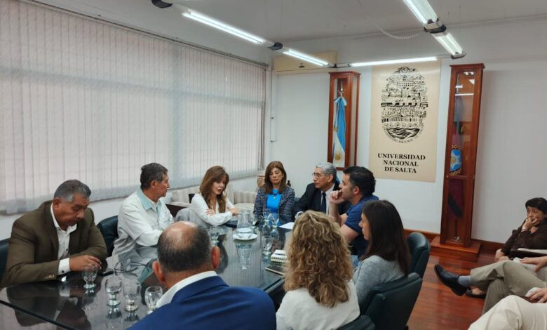 Los candidatos de Primero Los Salteños con autoridades de la UNSa.