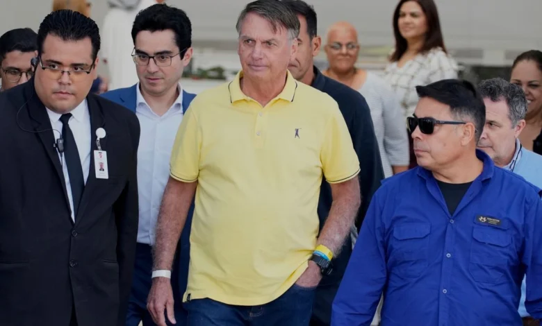 Bolsonaro solicita permiso para salir de prisión domiciliaria para un tratamiento médico