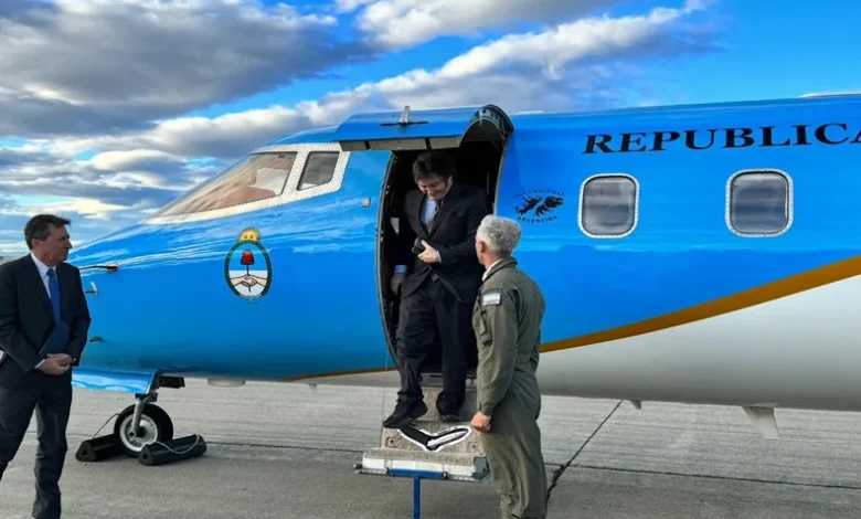 Milei emprende viaje a EE. UU. en pleno escándalo por los audios de ANDIS