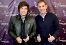 Referente de la Libertad Avanza agrede a mujer en acto de campaña