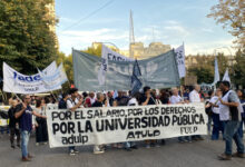 Gobierno promulga la ley financiamiento universitario, pero posterga su ejecución