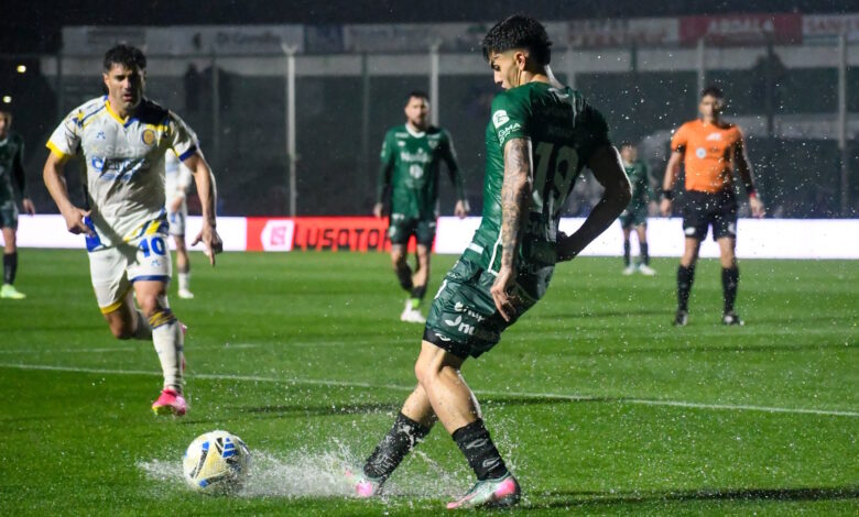 Sarmiento y Rosario Central juegan los 45’ que restan.