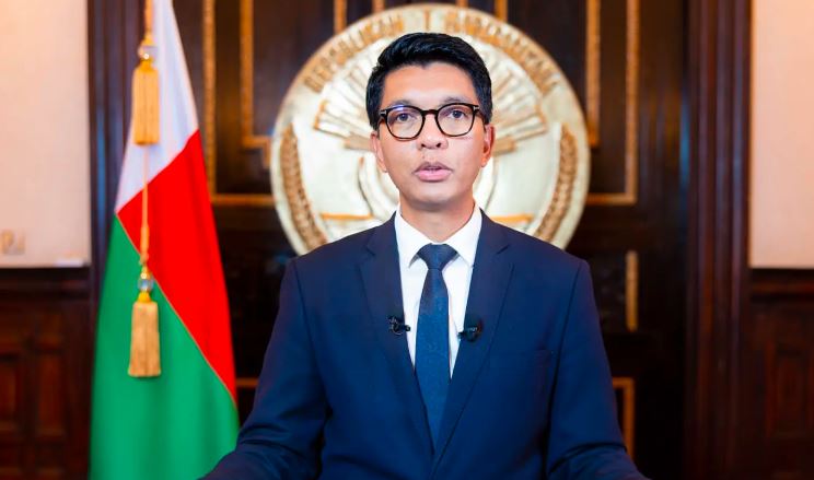 El presidente de Madagascar huyó a un "lugar seguro" tras denunciar intento de atentado