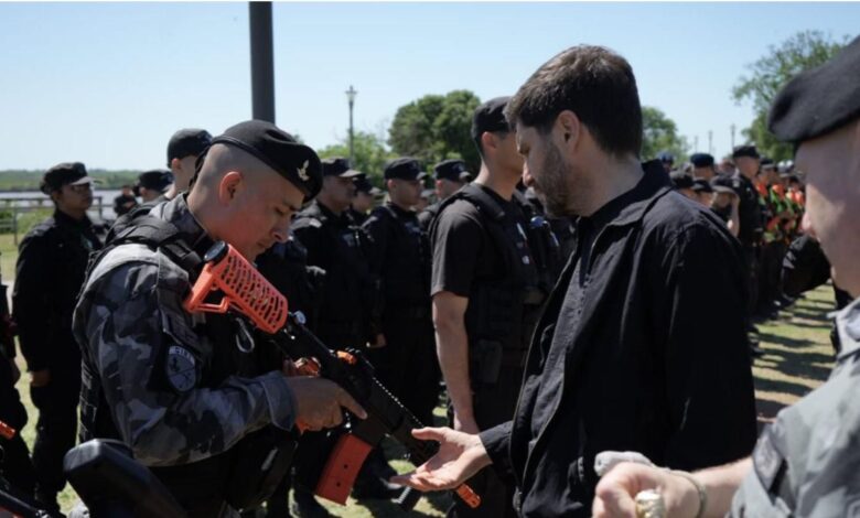 Santa Fe incorpora nuevas armas de menor letalidad para patrullaje en Rosario