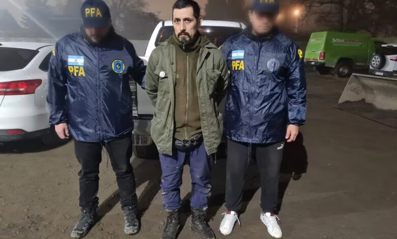Facundo Jones Huala, detenido por agentes de la Policía Federal Argentina (PFA)