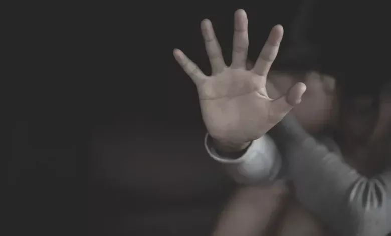 Mendoza busca excluir a condenados por delitos sexuales de roles con menores