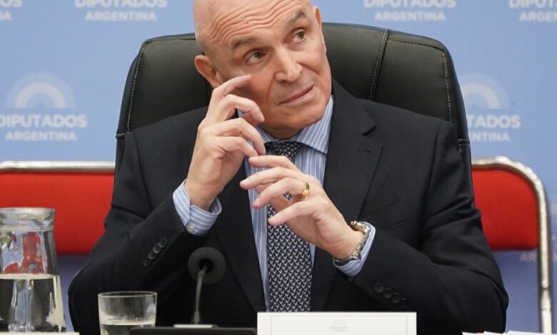 Diputados impulsan proyecto para expulsar a Espert tras renuncia a su candidatura