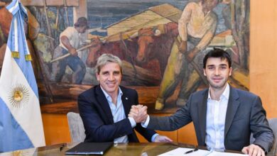 Caputo y gobernador de Chubut prevén reducir derechos de exportación al petróleo crudo