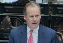 Pericias judiciales revelan chats que complican al exgobernador de Entre Ríos por caso coimas