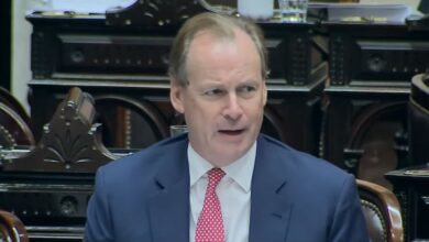 Pericias judiciales revelan chats que complican al exgobernador de Entre Ríos por caso coimas