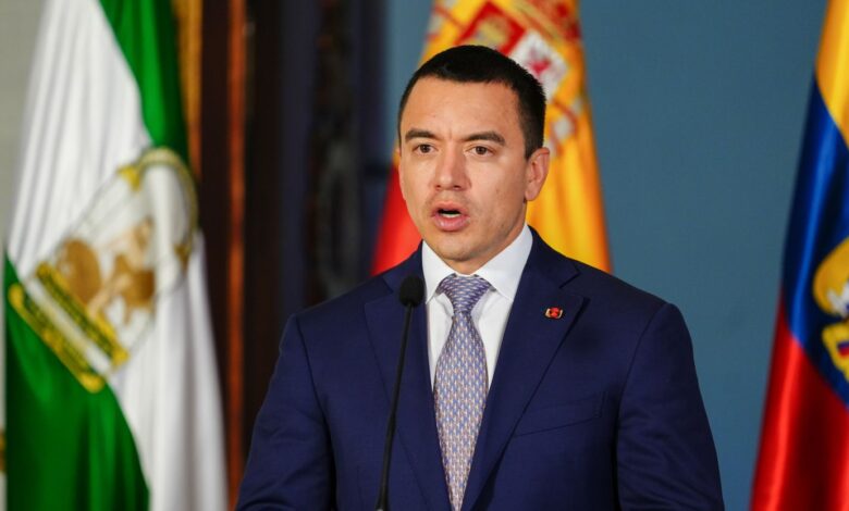 Ecuador convocará a una nueva Constitución antes del referéndum