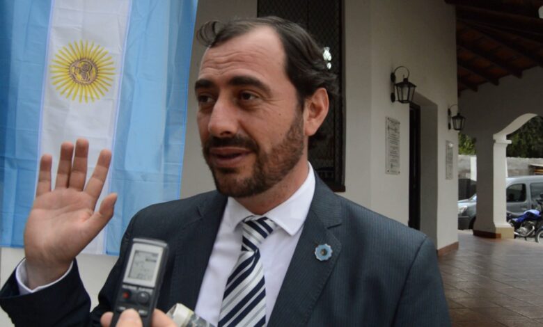 El intendente de Esteban Ivetich.