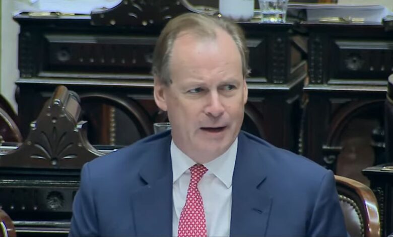 Pericias judiciales revelan chats que complican al exgobernador de Entre Ríos por caso coimas