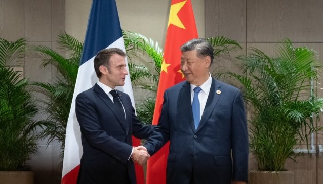 Macron viajó a China para intervenir y promover un alto al fuego en la guerra de Ucrania