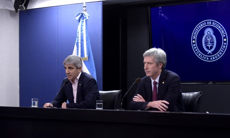 El equipo económico anunció un esquema de compra de reservas y que las bandas cambiarias se ajustarán por inflación. Fotos: Gustavo Gavotti