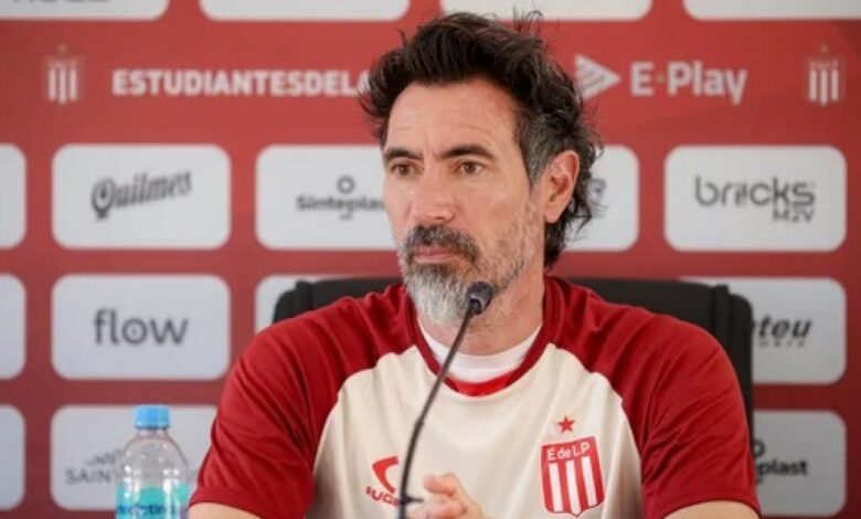 Estudiantes de La Plata confirmó la continuidad de Eduardo Domínguez tras un nuevo título